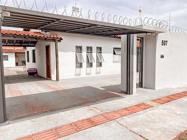 R$ 360MIL - á venda casa 04 quartos no B. Cel Antonino