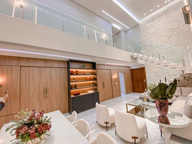 SOBRADO MOBILIADO ALPHAVILLE II