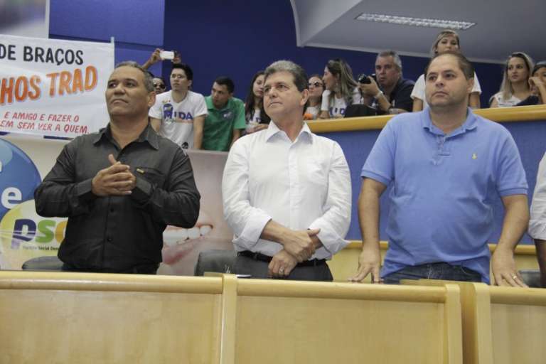 Vereadores Francisco Telles (PSD), João Rocha (PSDB) e Mario Cesar (PMDB). (Foto: Alan Nantes)