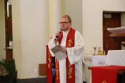 Padre salesiano Delmiro Vieira Nascimento Júnior celebrou missa das 16h.