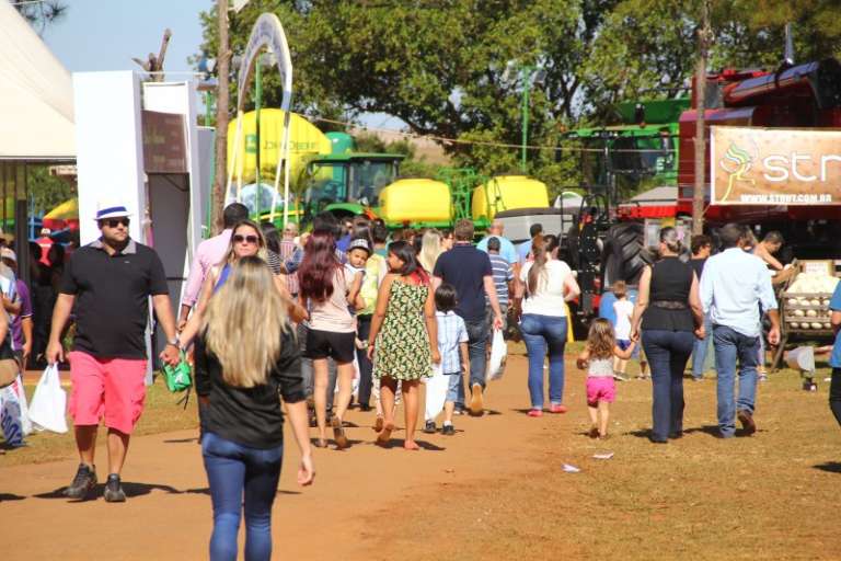 Festa também tem feira agropecuária. (Foto: Marcos Ermínio)