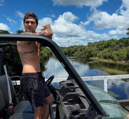 "Luan Santana ostenta SUV mais caro do mundo e patrimônio bilionário"
