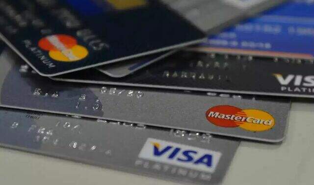 "Advogado preso por gastar R$ 86 em cartão de engenheiro diz que se confundiu"