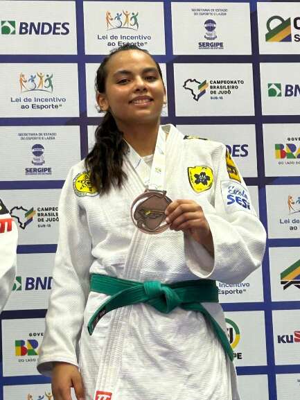 Maria Clara Teruko Bispo Shiroma — feminino médio (-57kg)