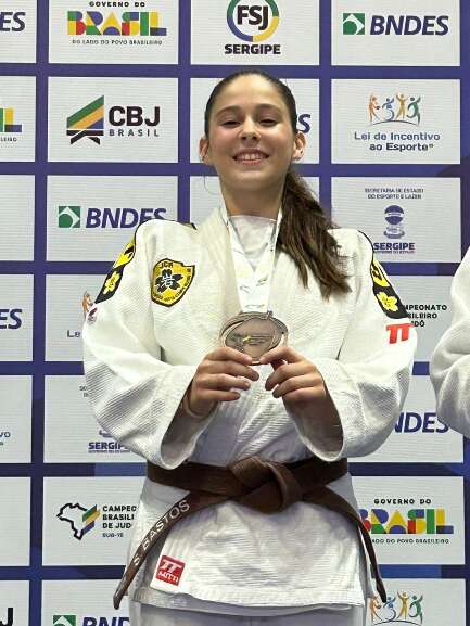 Sophia de Oliveira Bastos — feminino médio (-57kg)