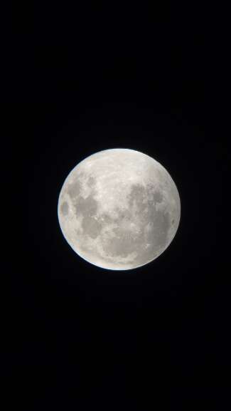 Lua cheia no céu. (Foto: Gisele Terra)