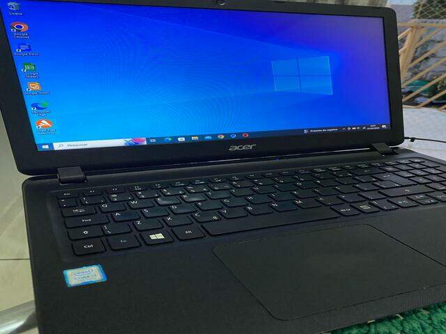 Vendo Notbook Acer i3 4gb, tela grande R$1.300 reais. 