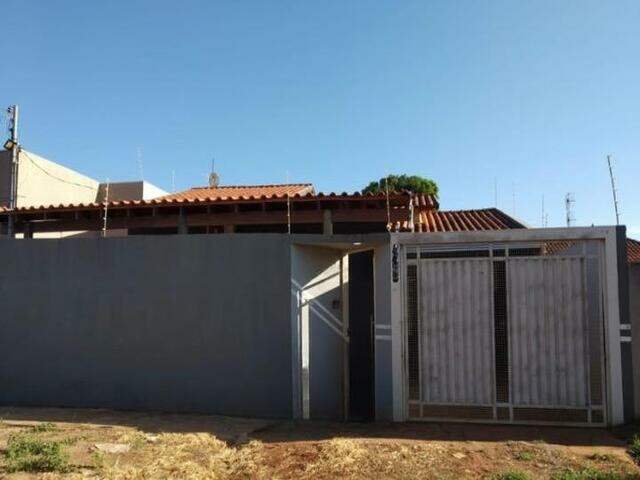 Vendo casa no Residencial Oliveira R$480mil (aceita permuta)