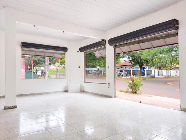 Sal&atilde;o Comercial + sala comercial + Casa &ndash; Esquina - Aero Rancho - (67) 99292-900