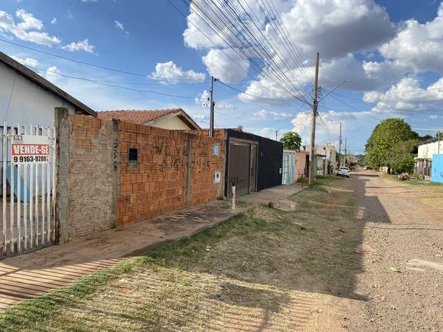 Vendo casa no Jd. Camguru - R$180mil 