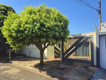 Casa com 3 quartos mais ed&iacute;cula no bairro Taveir&oacute;polis - (67) 99292-9002