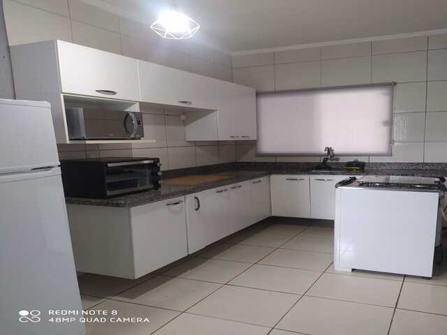 A - CASA ESPA&Ccedil;OSA E SEGURA NO BAIRRO VILA NASSER