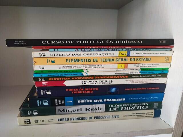 Livros de Direito - Lote