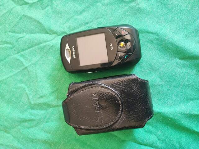 Celular Siemens SL65 com case para cole&ccedil;&atilde;o