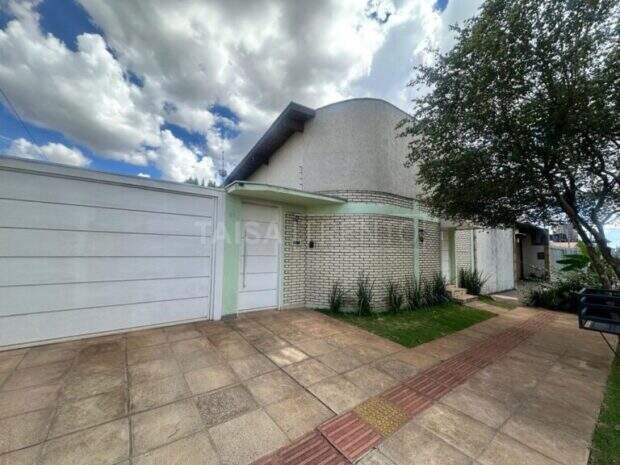 Casa com dupla aptid&atilde;o - frente para Parque S&oacute;ter