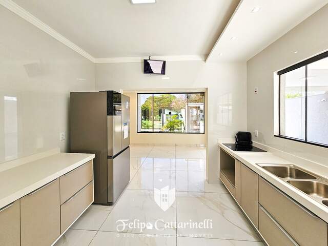 Casa com piscina pr&oacute;ximo ao aeroporto