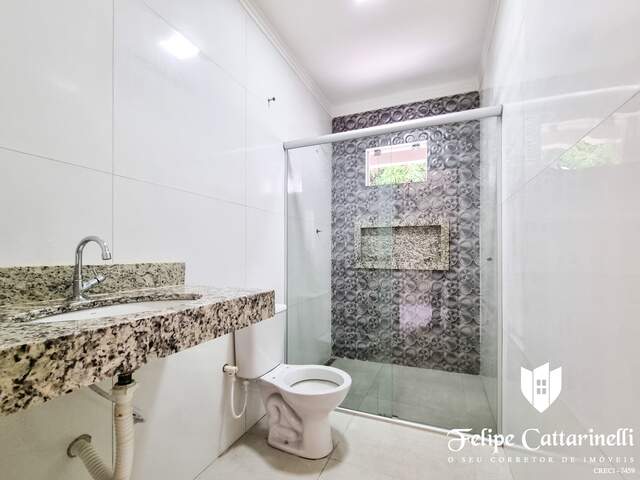 Casa com amplo quintal no Jd. Panam&aacute;