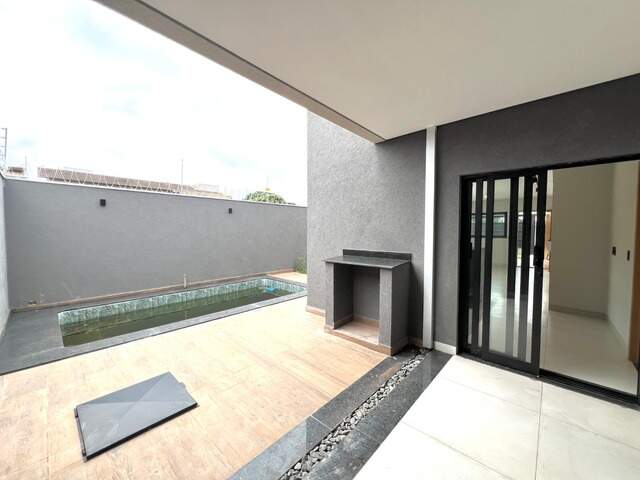 Casa nova com piscina no S&atilde;o Francisco