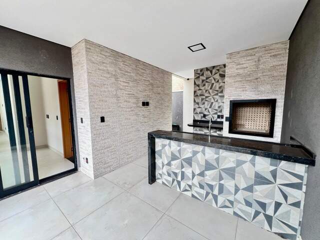 Casa nova com piscina no S&atilde;o Francisco