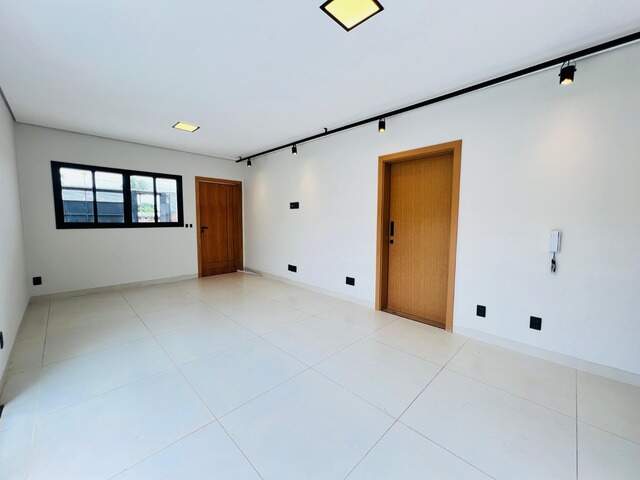Casa nova com piscina no S&atilde;o Francisco