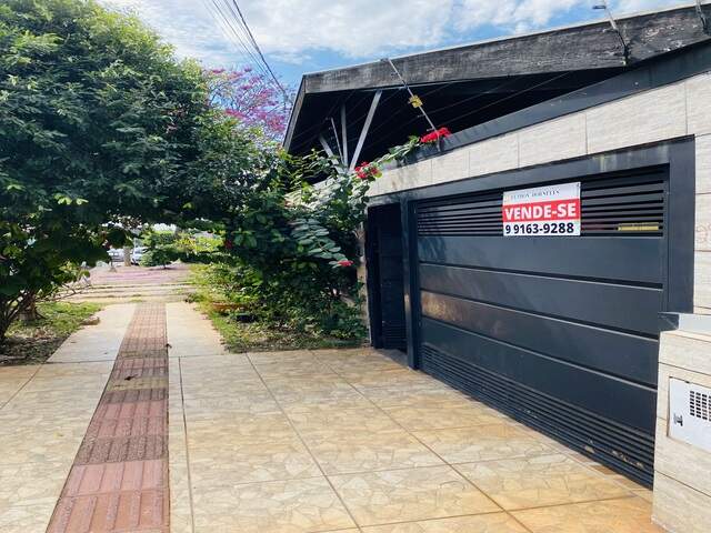Vendo Casa - Bairro Novos Estados - c/ Piscina 