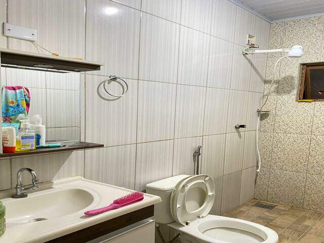 Vendo casa Jardim Los Angeles - ( possui garagem de caminhao) 