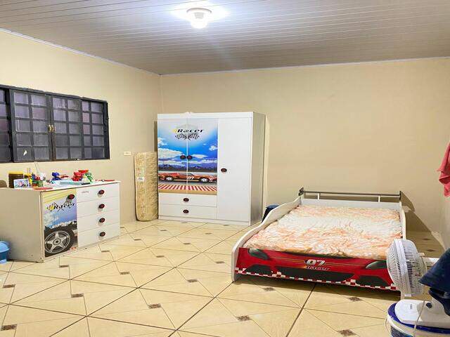 Vendo casa Jardim Los Angeles - ( possui garagem de caminhao) 
