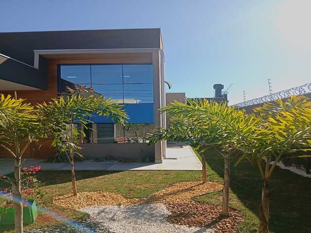 casa t&eacute;rrea no &Aacute;gua Limpa Park 