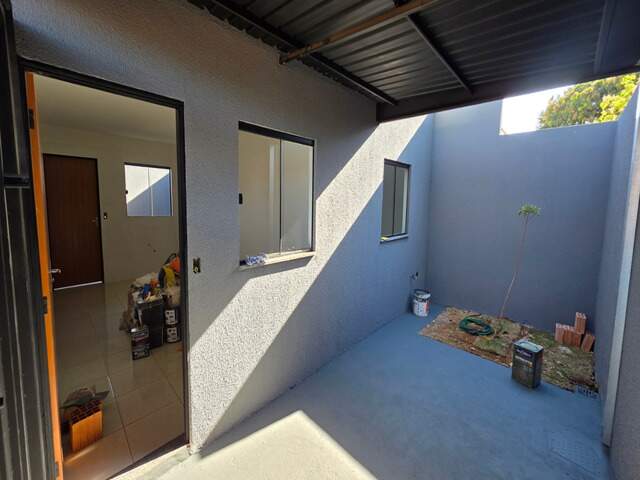vendo casa t&eacute;rrea individual no Santa Em&iacute;lia 