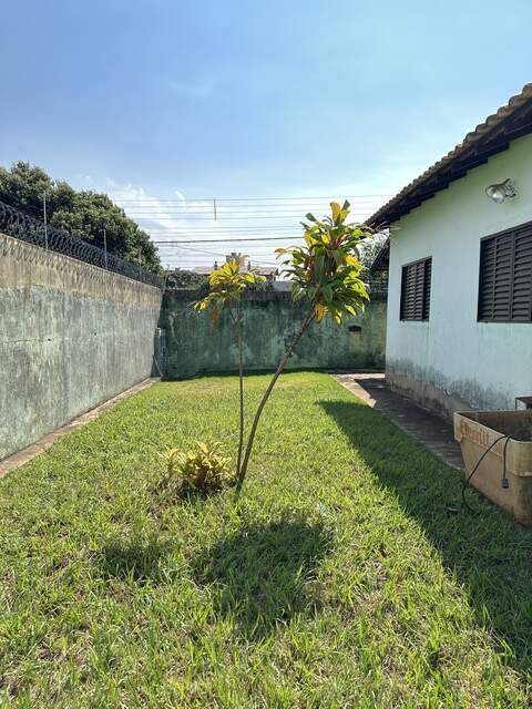 Vendo casa comercial, casa + sal&atilde;o 