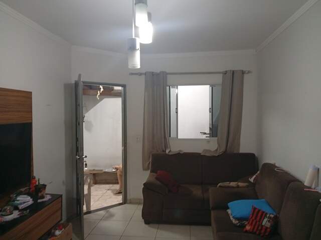 vendo casa t&eacute;rrea usada no Jockey Clube 