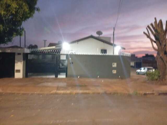 vendo casa usada no Jockey Clube 