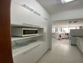 Vendo Apt. na melhor rua Reta ao Mar de Balneario Cambori&uacute;, SC