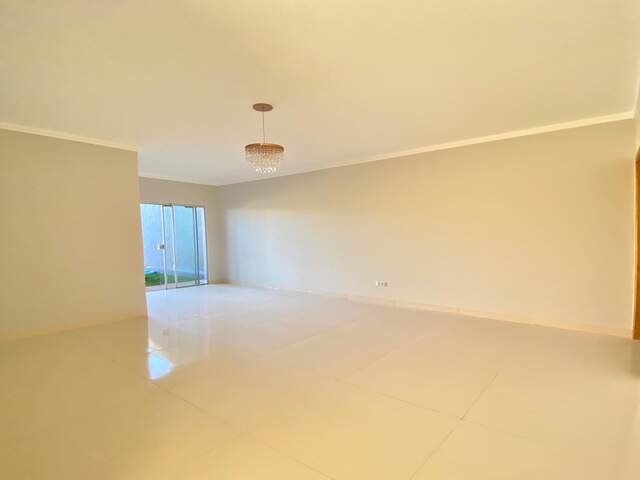 CASA MODERNA COM PISCINA E &Aacute;REA GOURMET