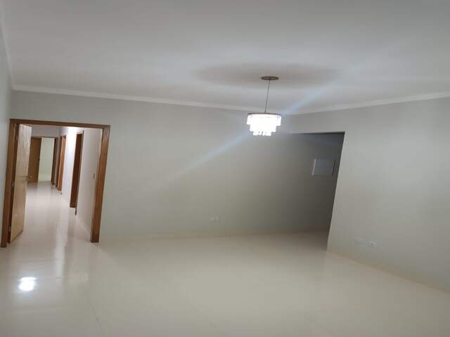 CASA MODERNA COM PISCINA E &Aacute;REA GOURMET