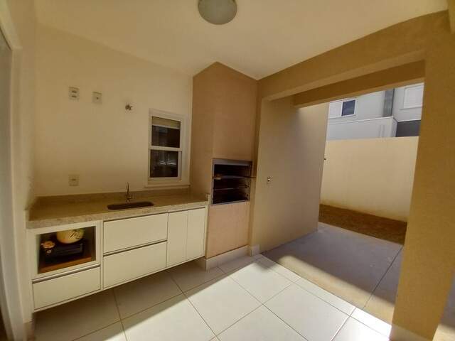 Sobrado em Condom&iacute;nio com 3 dormit&oacute;rios no Bairro Jardim Veraneio