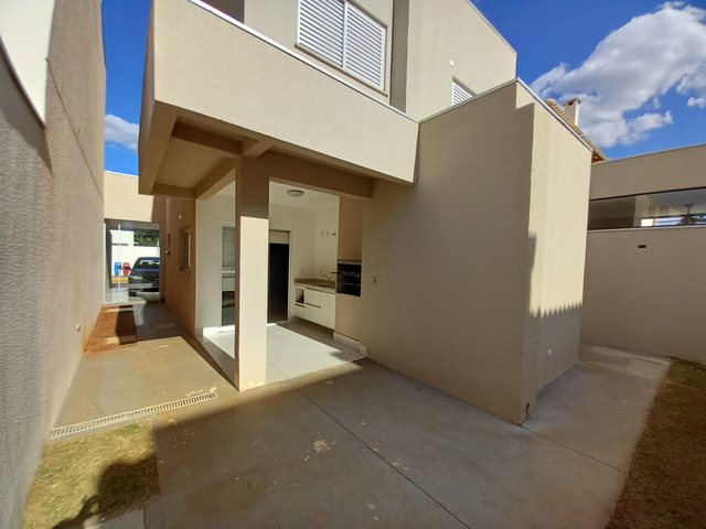 Sobrado em Condom&iacute;nio com 3 dormit&oacute;rios no Bairro Jardim Veraneio