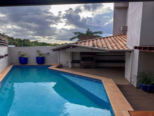 Sobrado no Condomínio Di Parma com 2 suítes no Bairro Jardim Bela Vista