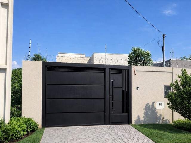 Casa com 2 quartos e amplo quintal no Los Angeles