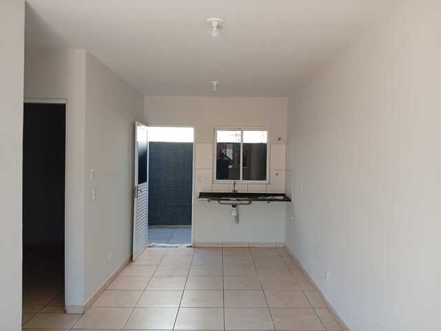 Casa em Condomínio no Centenário