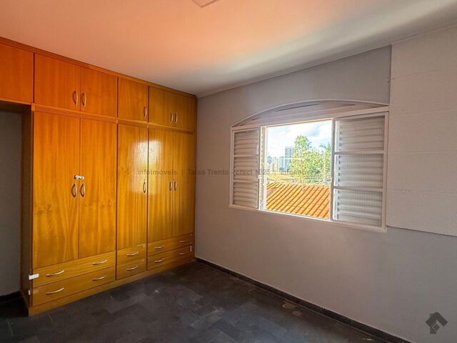 Oportunidade de com&eacute;rcio pr&oacute;x. ao Comper Itanhang&aacute; - Excelente localiza&ccedil;&atilde;o