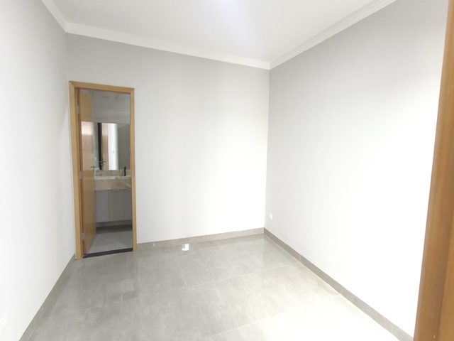 Casa nova à venda com 3 suítes e piscina no Parque Residencial Rita Vieira