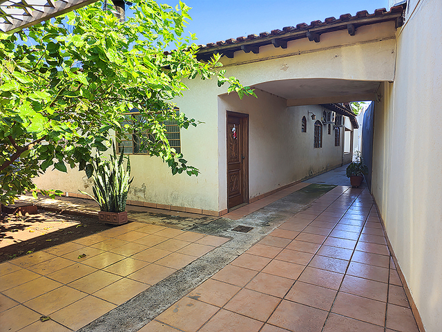 Excelente casa t&eacute;rrea e espa&ccedil;osa na Vila Sobrinho &ndash; (67) 99292-9002