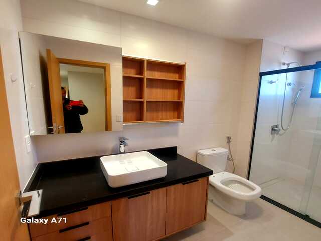 &Uacute;nico Apartamento Semimobiliado nunca Habitado no Edif&iacute;cio Tr&ecirc;s Meia Zero 