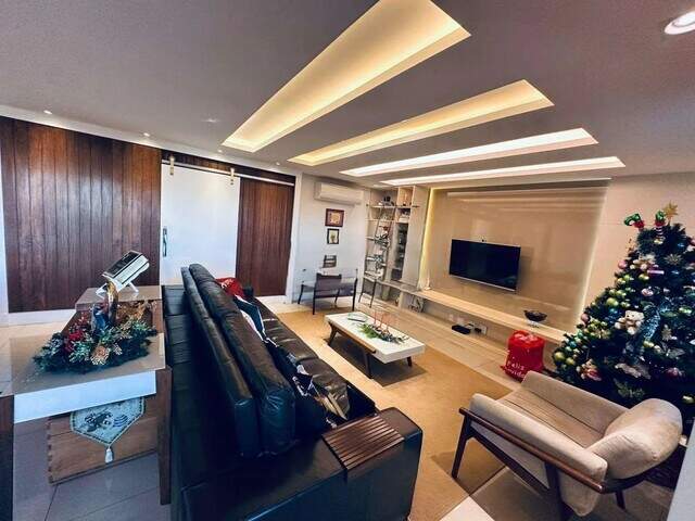 Mais que um Apartamento 220 m&sup2; no Grand Tower | 3 Su&iacute;tes + 3 Vagas