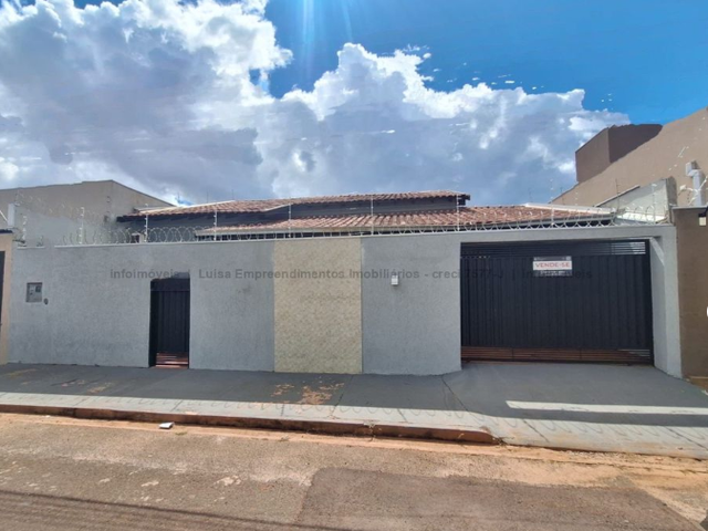 Bela casa com piscina e &aacute;rea gourmet