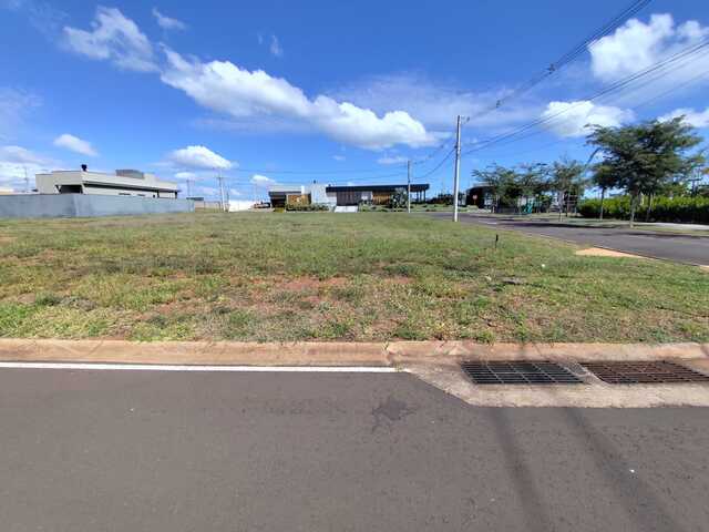Lote 250m² no Reserva Santa Inês | A 100m da Portaria e Piscina