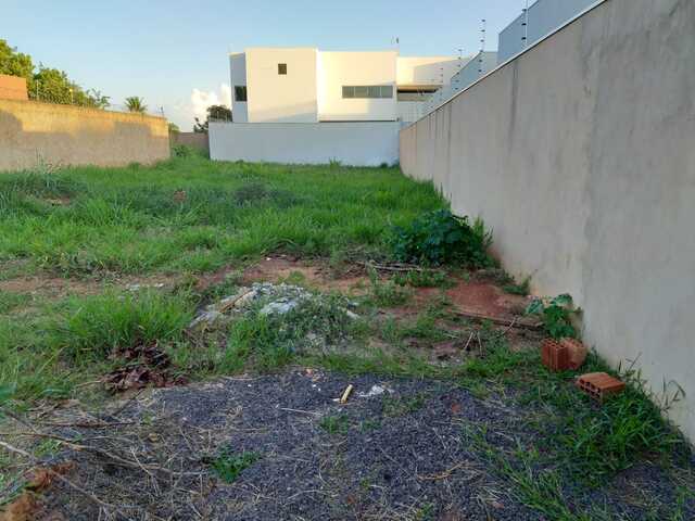 OPORTUNIDADE IMPERDÍVEL – TERRENO AMPLO À VENDA... veja mais em https://www.camp