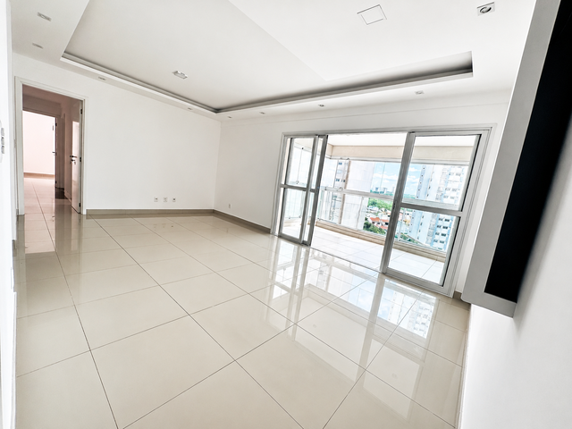Oportunidade no Royal Park | 4 Quartos (2 Su&iacute;tes) | 142 m&sup2; + 2 Vagas