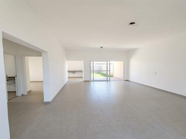 🏡 Casa Térrea Moderna | 3 Quartos | Suíte | Terreno Amplo